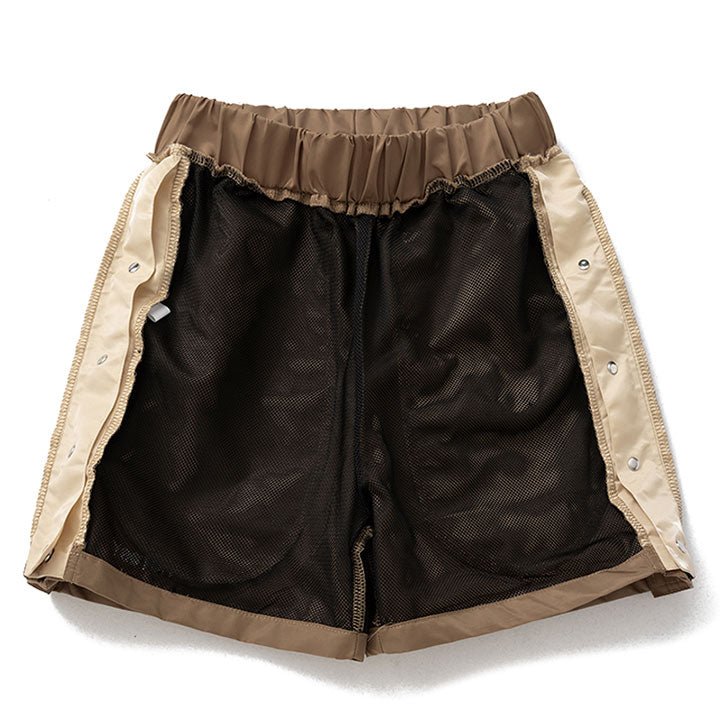 loose style shorts side button